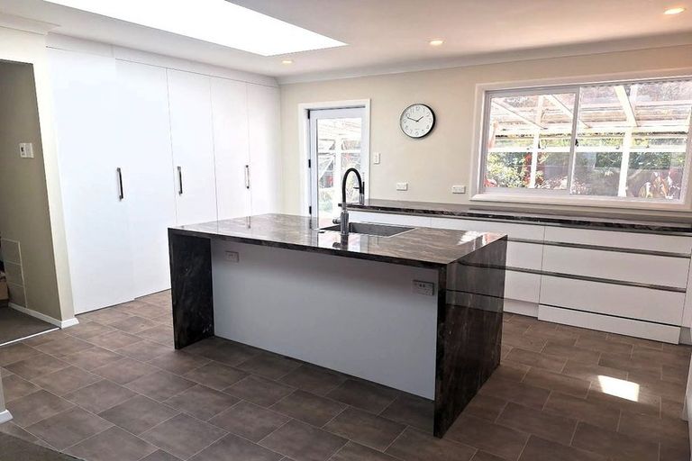 Photo of property in 18 Craig Grove, Elderslea, Upper Hutt, 5018