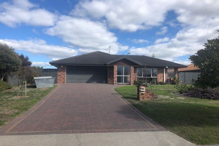 Photo of property in 31 Caspian Place, Papamoa Beach, Papamoa, 3118