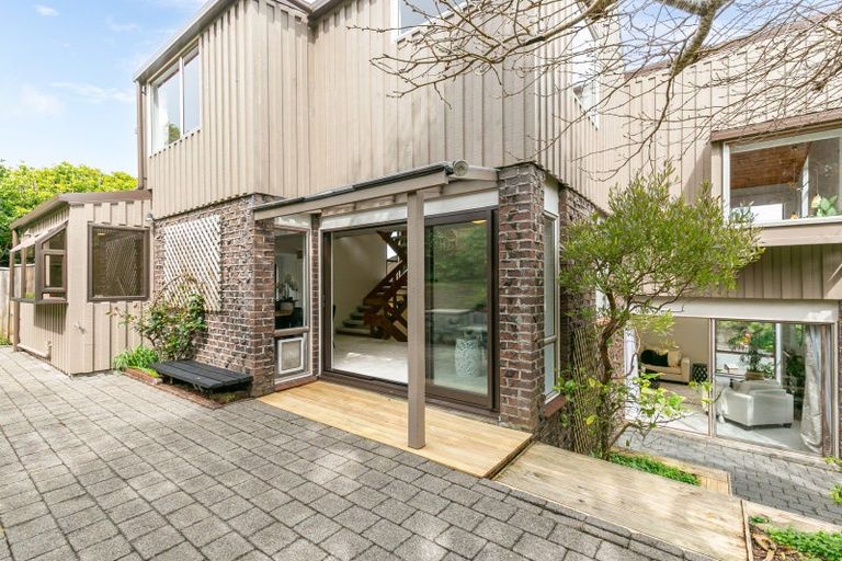 Photo of property in 7 Nadia Grove, Khandallah, Wellington, 6035