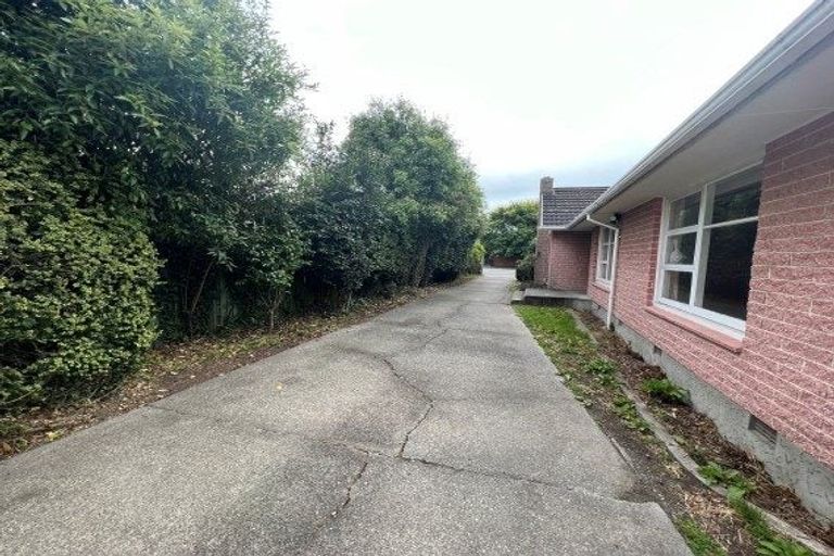 Photo of property in 27 Maidstone Road, Ilam, Christchurch, 8041