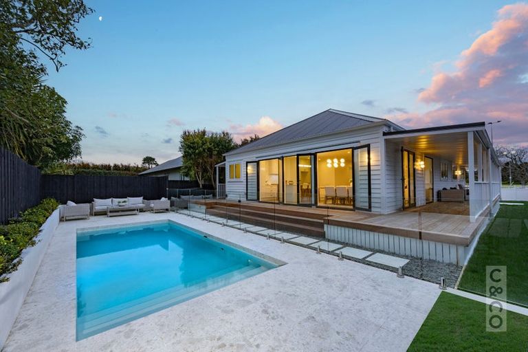 Photo of property in 15 Edward Street, Riverhead, 0820