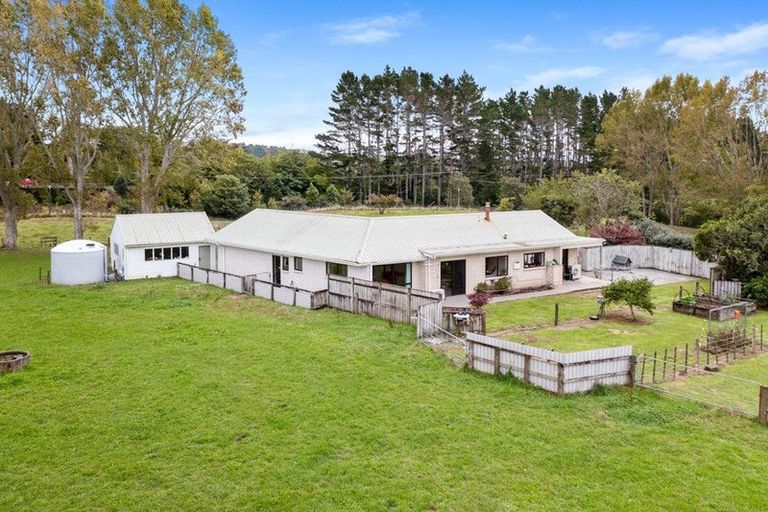 Photo of property in 32 Davis Road, Waiongana, Inglewood, 4389