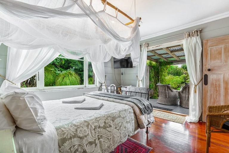 Photo of property in 70 Mahana Road, Waimauku, 0881