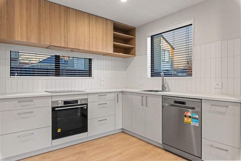 Photo of property in 2/93 Wildberry Street, Woolston, Christchurch, 8023