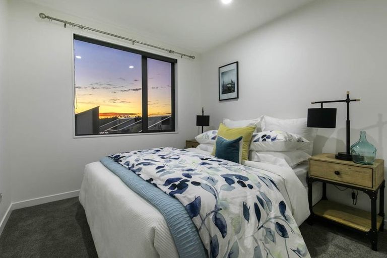 Photo of property in 74 Te Oneroa Way, Long Bay, Auckland, 0630