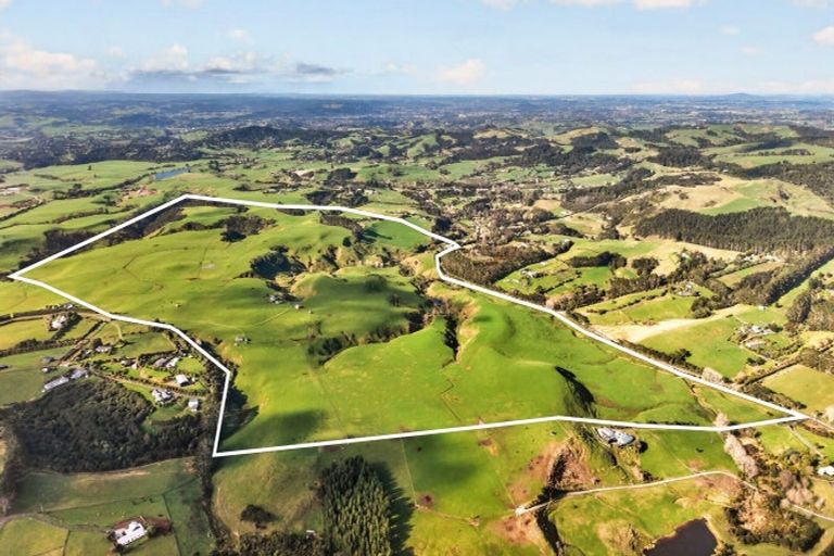 Photo of property in 55 Coster Road, Muriwai, 0881