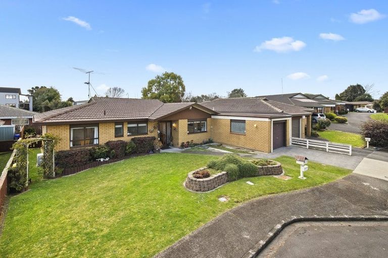 Photo of property in 4 Brynbela Court, Papakura, 2110