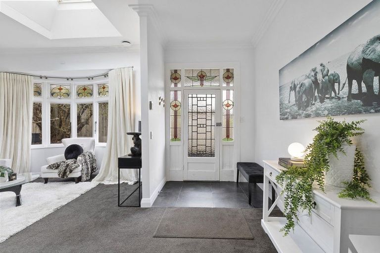 Photo of property in 26 Hawker Street, Mount Victoria, Wellington, 6011