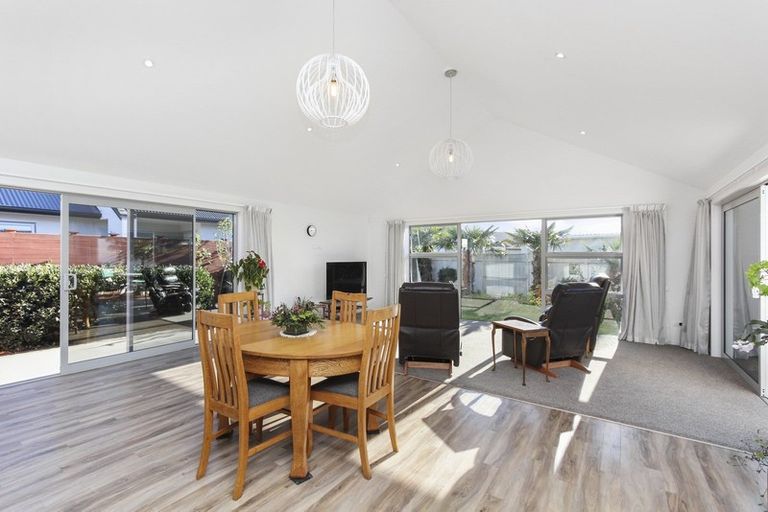 Photo of property in 2a Portland Drive, Highlands Park, New Plymouth, 4312