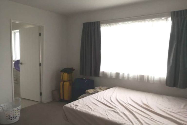 Photo of property in 6b Gossamer Drive, Pakuranga Heights, Auckland, 2010