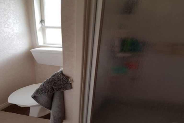 Photo of property in 14 Yarrow Place, Papakowhai, Porirua, 5024