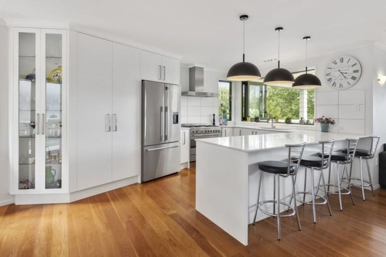 Photo of property in 956 Beach Road, Torbay, Auckland, 0630