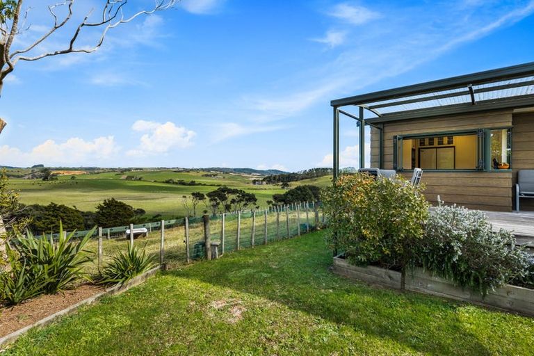 Photo of property in 93 Hamilton Road, Waimauku, 0881