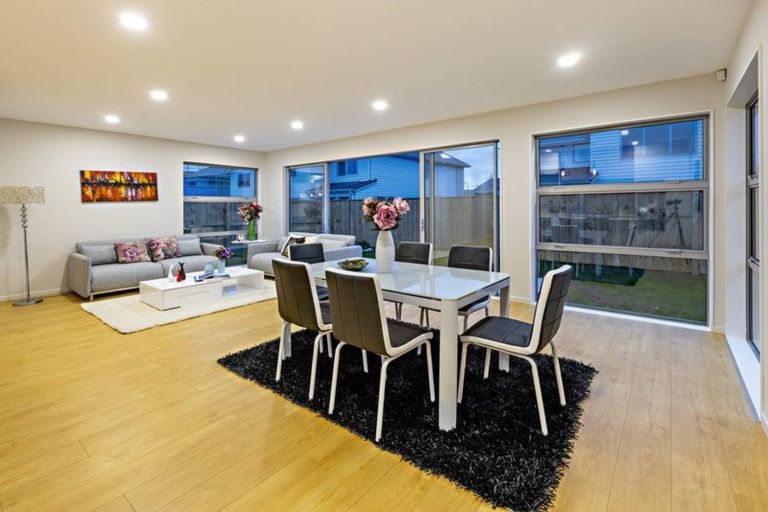 Photo of property in 10 Gum Spear Road, Takanini, 2112