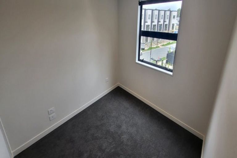 Photo of property in 102/26 Shortfin Place, Flat Bush, Auckland, 2019