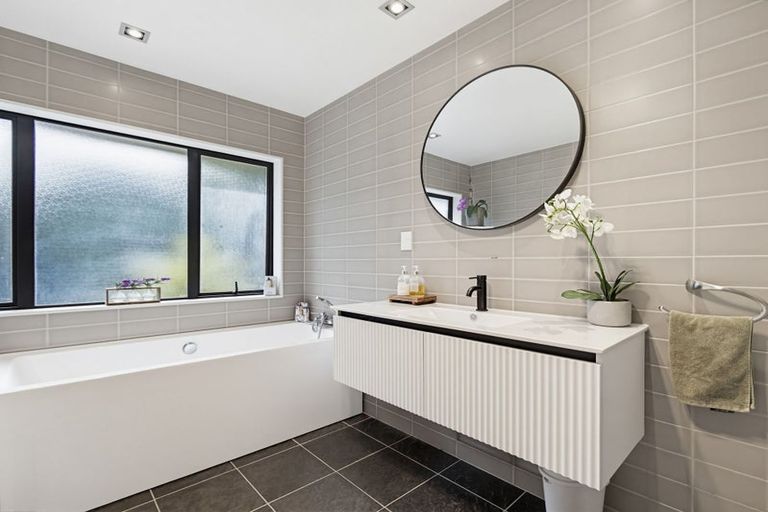 Photo of property in 14 Jenny Lane, Waiuku, 2123