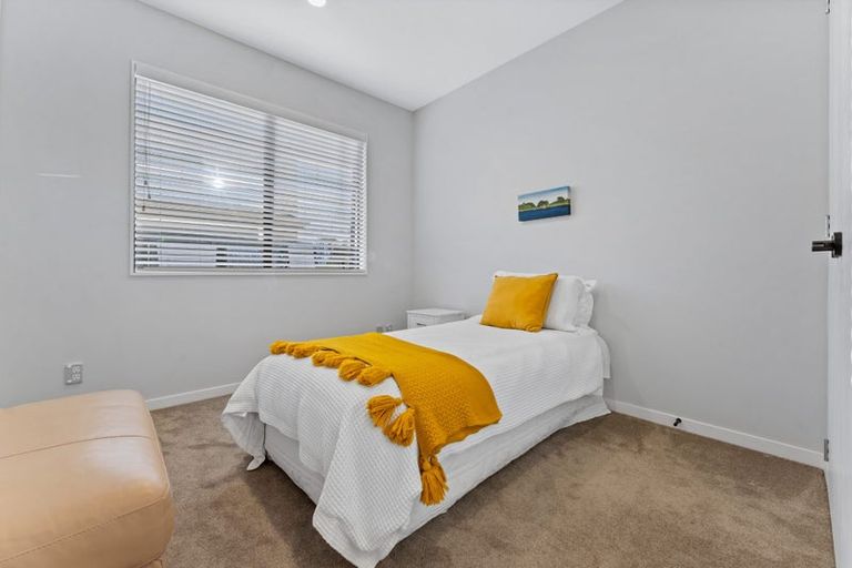 Photo of property in 64 Accolage Boulevard, Kumeu, 0810
