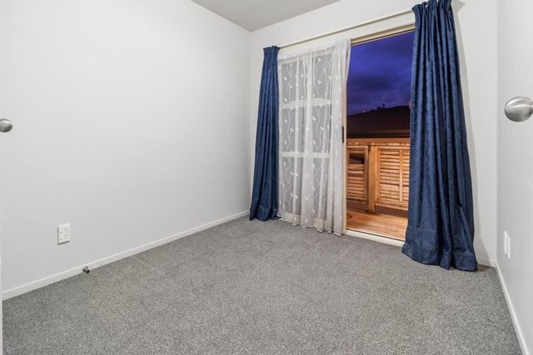 Photo of property in 8/11 Spencer Road, Oteha, Auckland, 0632