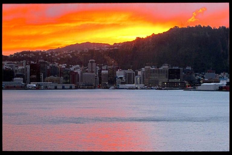 Photo of property in The Capital, 370 Oriental Parade, Oriental Bay, Wellington, 6011
