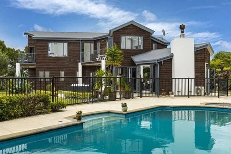 Photo of property in 99 Potter Road, Dairy Flat, Albany, 0792