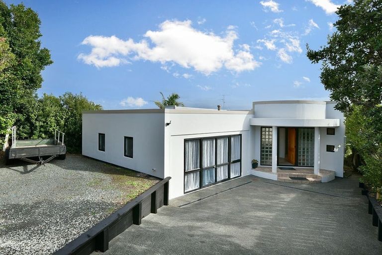 Photo of property in 956 Whangaparaoa Road, Manly, Whangaparaoa, 0930