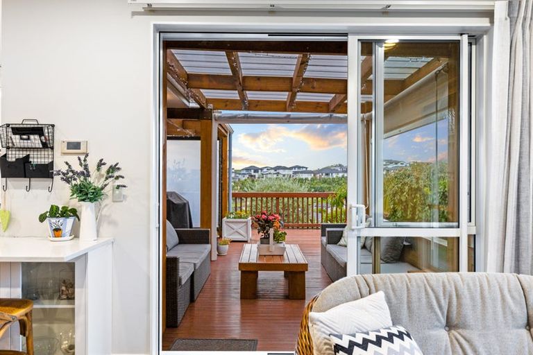 Photo of property in 21 Flavell Drive, Orewa, 0931