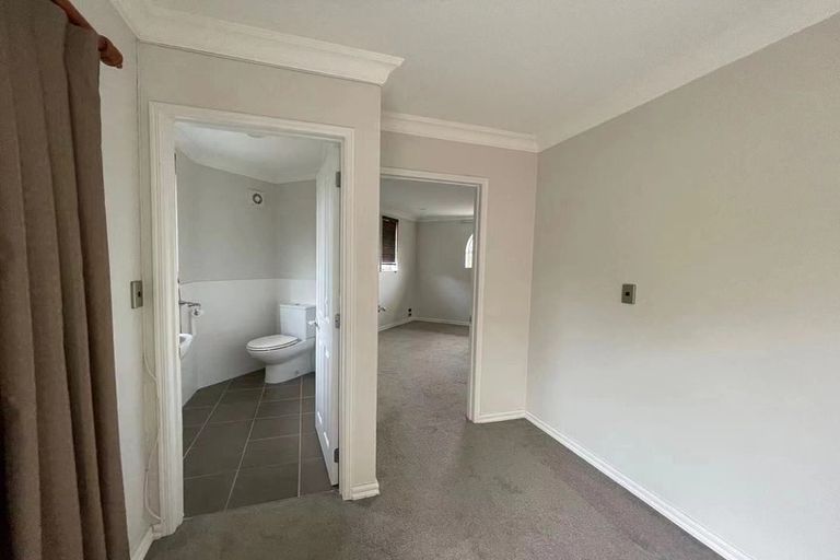 Photo of property in 38c Wicklam Lane, Greenhithe, Auckland, 0632