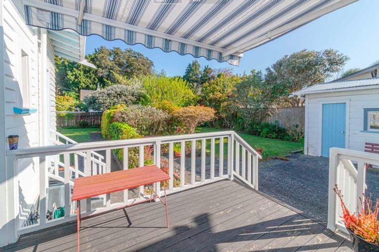 Photo of property in 12 Saint Leonard Street, Saint Johns Hill, Whanganui, 4501