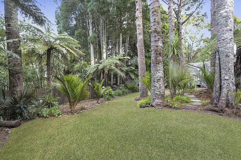 Photo of property in 80 Waima Crescent, Titirangi, Auckland, 0604