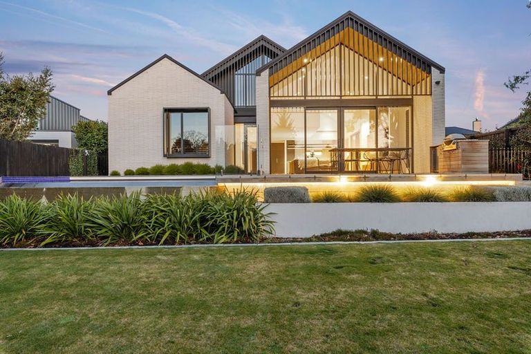 Photo of property in 27 Idris Road, Fendalton, Christchurch, 8052