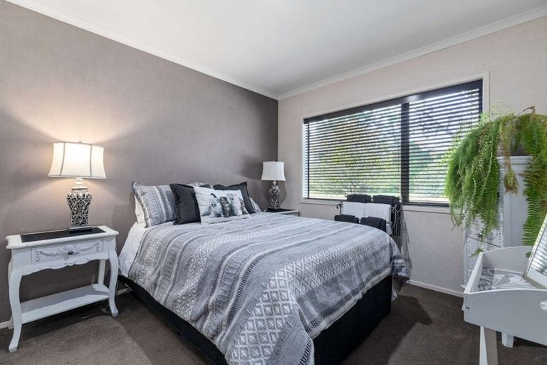 Photo of property in 8 Millbrook Drive, Waiuku, 2683