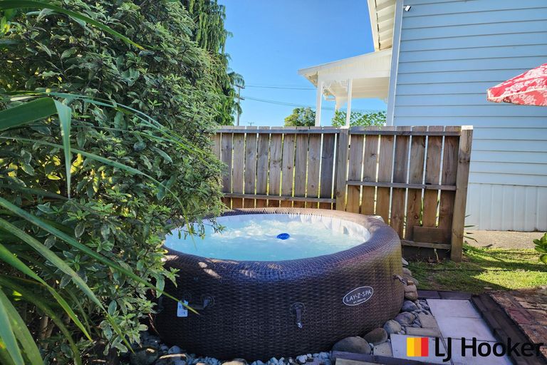 Photo of property in 118 Hakanoa Street, Huntly, 3700