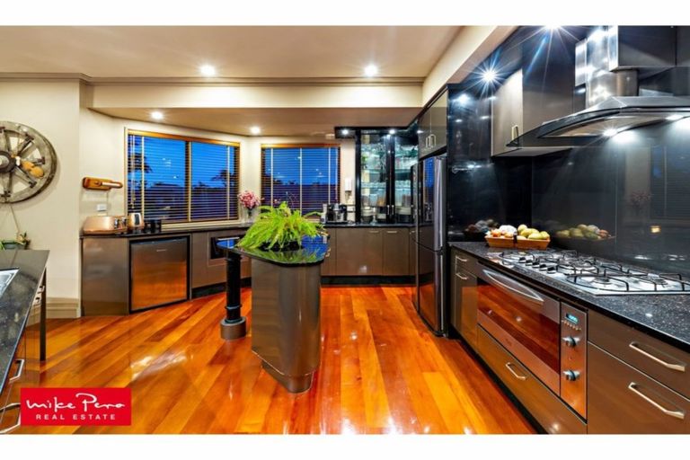 Photo of property in 54 Keywella Drive, Conifer Grove, Takanini, 2112