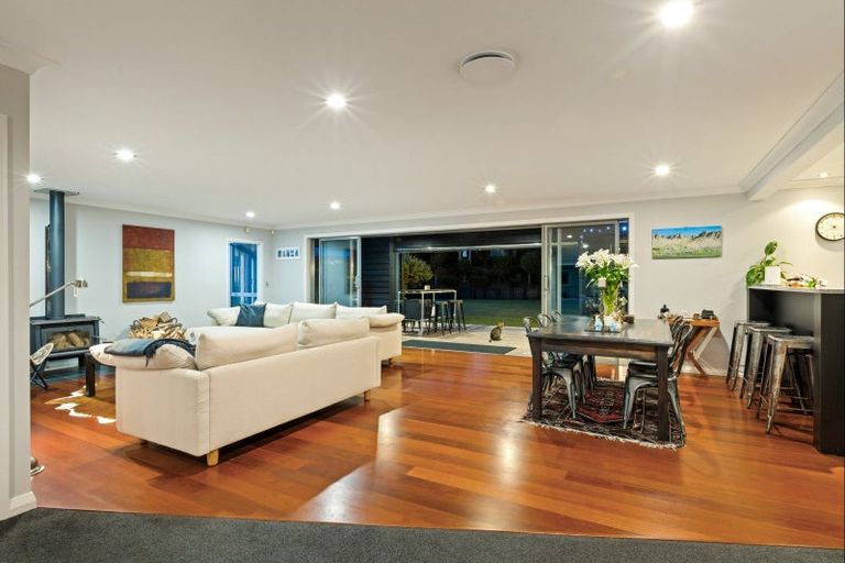 Photo of property in 875 Hibiscus Coast Highway, Waiwera, Orewa, 0994