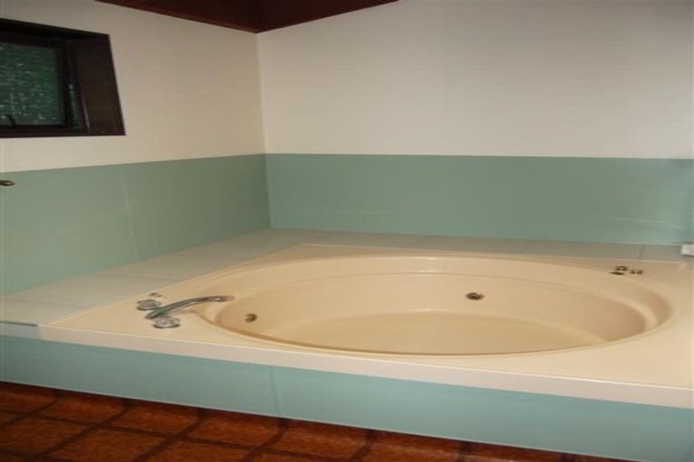 Photo of property in 27 Burns Road, Hospital Hill, Napier, 4110