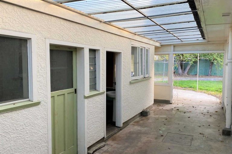 Photo of property in 59 Main North Road, Woodend, 7610