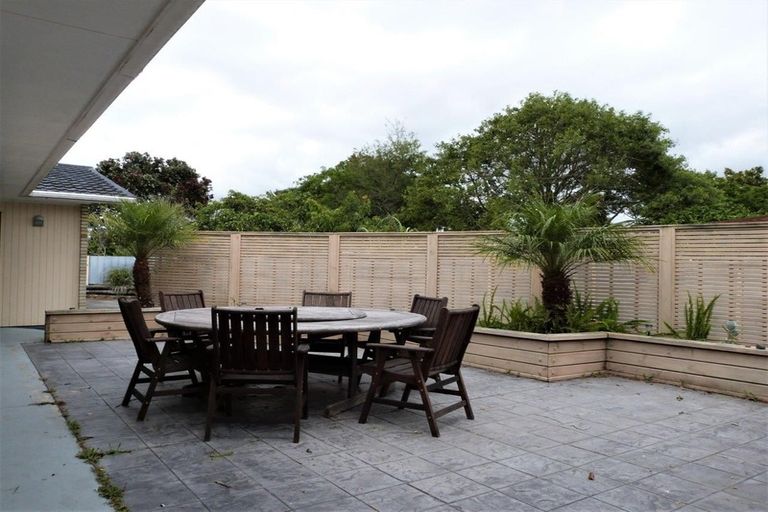 Photo of property in 8 Graham Street, One Tree Point, 0118