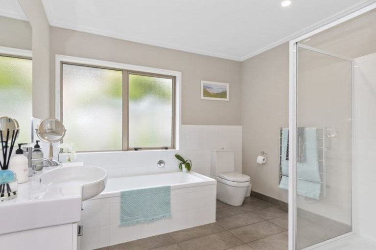 Photo of property in 67 Bathurst Crescent, Pyes Pa, Tauranga, 3112
