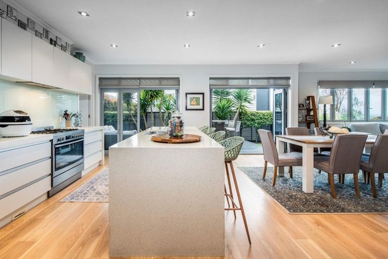 Photo of property in 131 Kowhai Road, Mairangi Bay, Auckland, 0630
