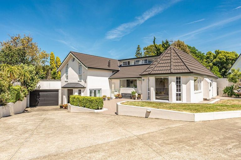 Photo of property in 2 Burtts Road, Durie Hill, Whanganui, 4500
