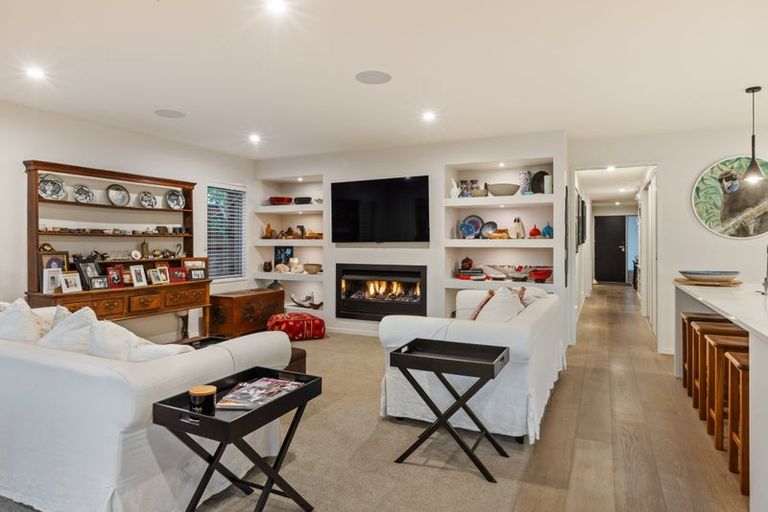 Photo of property in 36 Boocock Crescent, Orewa, 0931