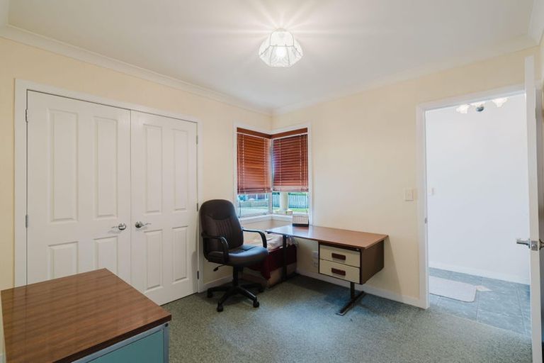 Photo of property in 82 Rototuna Road, Rototuna, Hamilton, 3210