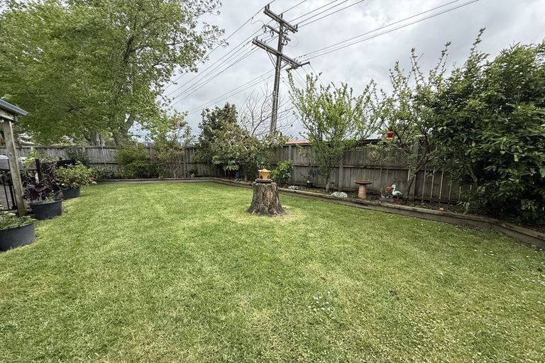Photo of property in 2 Parma Place, Henderson, Auckland, 0612