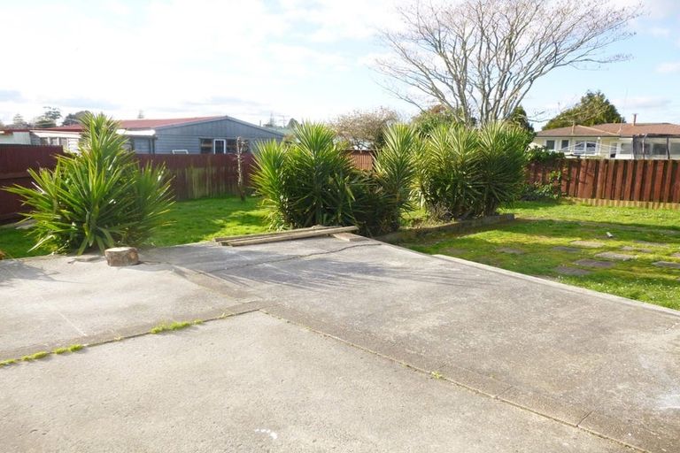 Photo of property in 17 Cricket Place, Melville, Hamilton, 3206