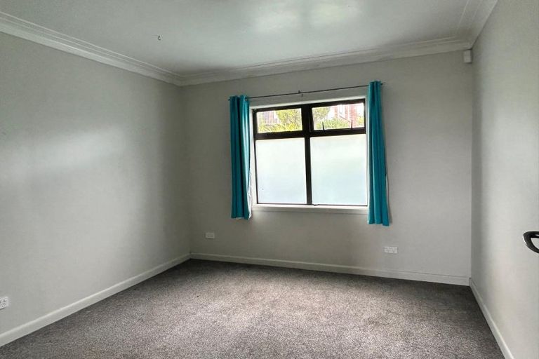 Photo of property in 304 Glengarry Road, Glen Eden, Auckland, 0602