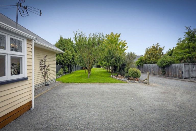 Photo of property in 187h High Street, Oxford, 7430