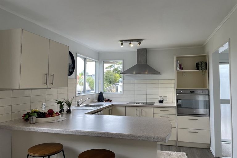 Photo of property in 17 Tacitus Place, Totara Vale, Auckland, 0629