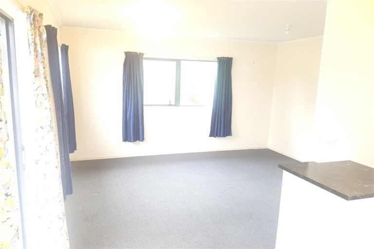 Photo of property in 35 Fruitvale Road, New Lynn, Auckland, 0600