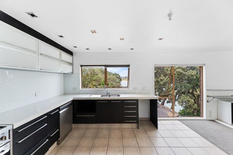 Photo of property in 3/63a Norwood Road, Bayswater, Auckland, 0622