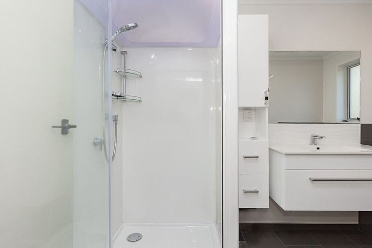 Photo of property in 2/104 Picton Avenue, Riccarton, Christchurch, 8011